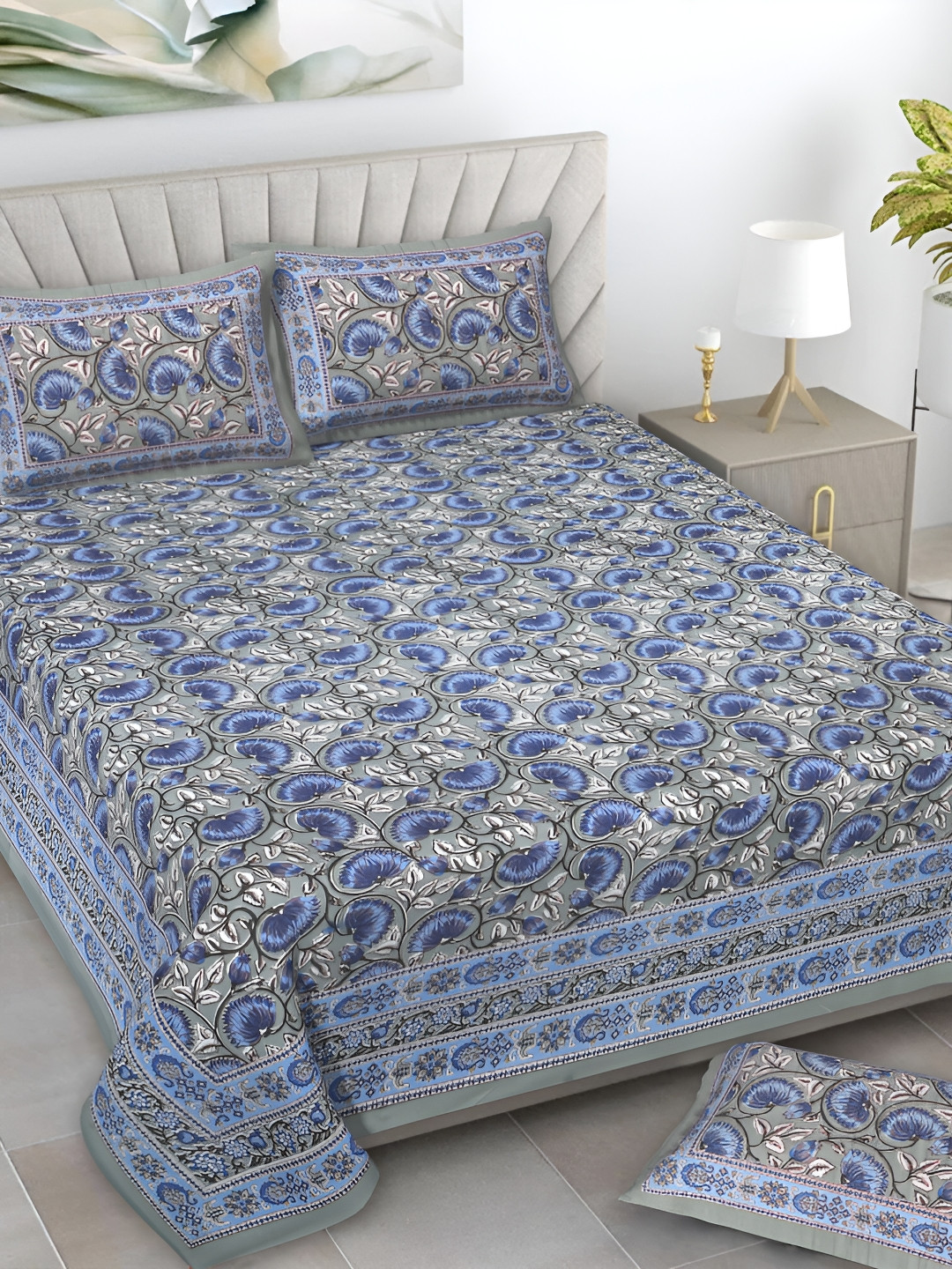 

Serene Decor Blue & White Floral Cotton 160 TC King Bedsheet With 2 Pillow Covers