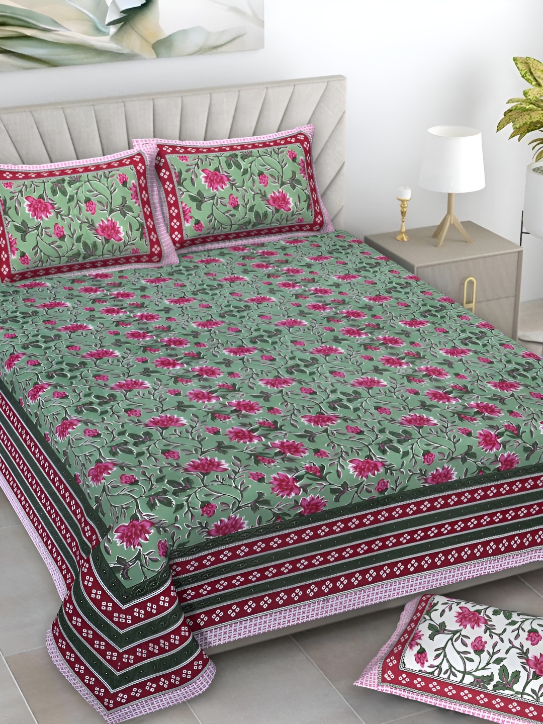 

Serene Decor Green & Pink Floral Cotton 160 TC King Bedsheet With 2 Pillow Covers