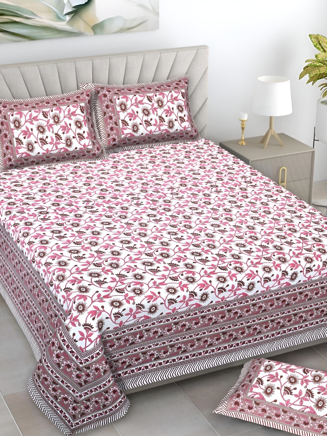 

Serene Decor Brown & White Floral Cotton 160 TC King Bedsheet With 2 Pillow Covers