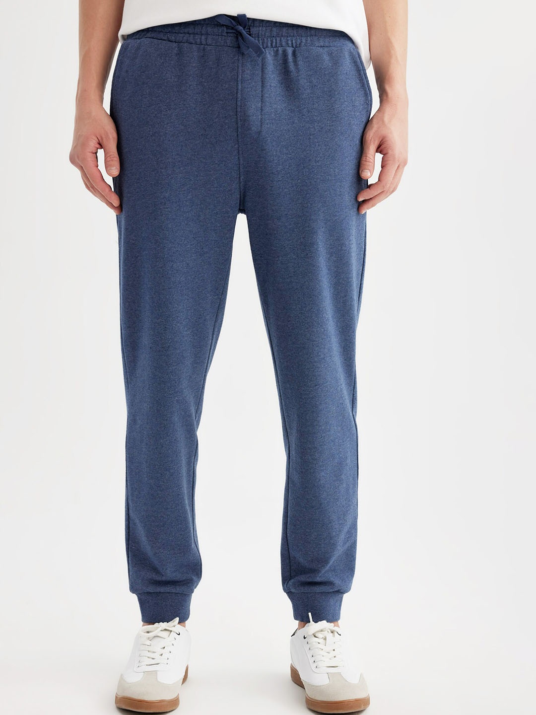 

DeFacto Men Regular Fit Mid-Rise Jogger, Blue