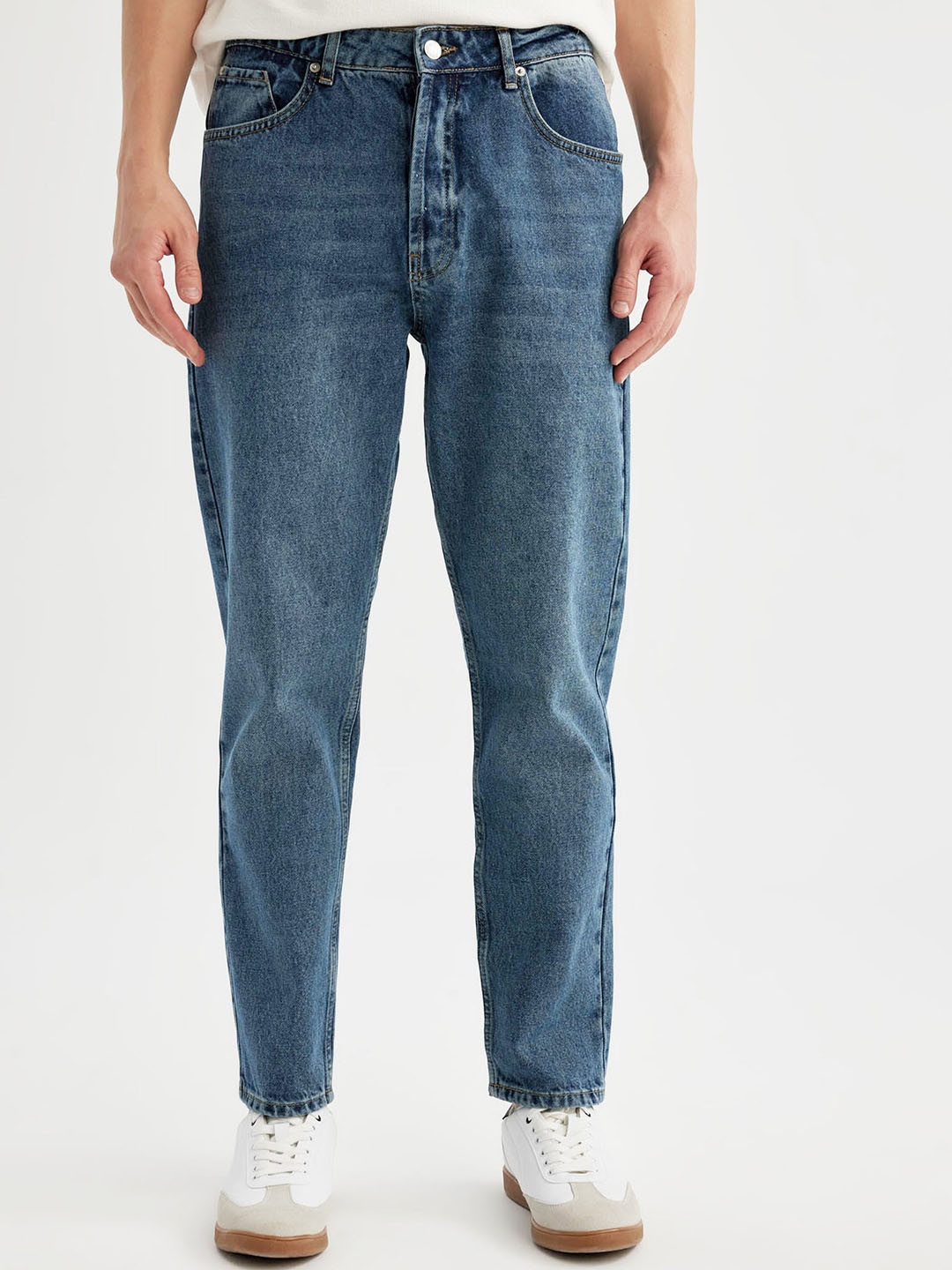 

DeFacto Men Slim Fit Mid Rise Clean Look Light Shade Pure Cotton Jeans, Blue