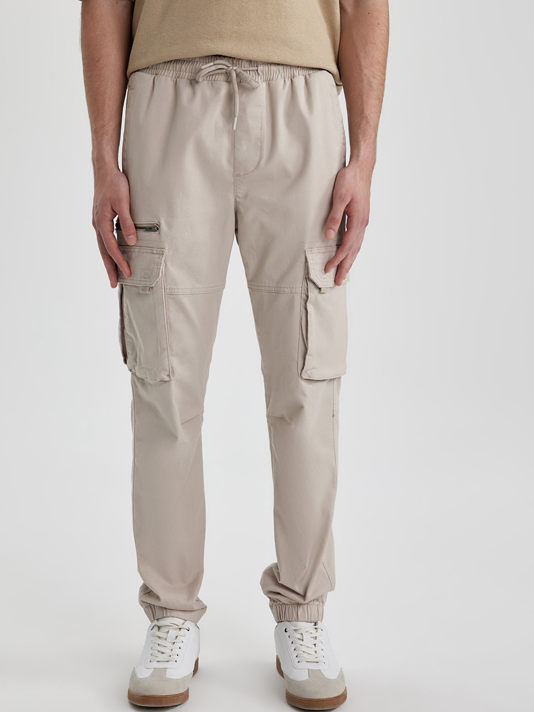 

DeFacto Men Mid-Rise Cargo Jogger, Beige