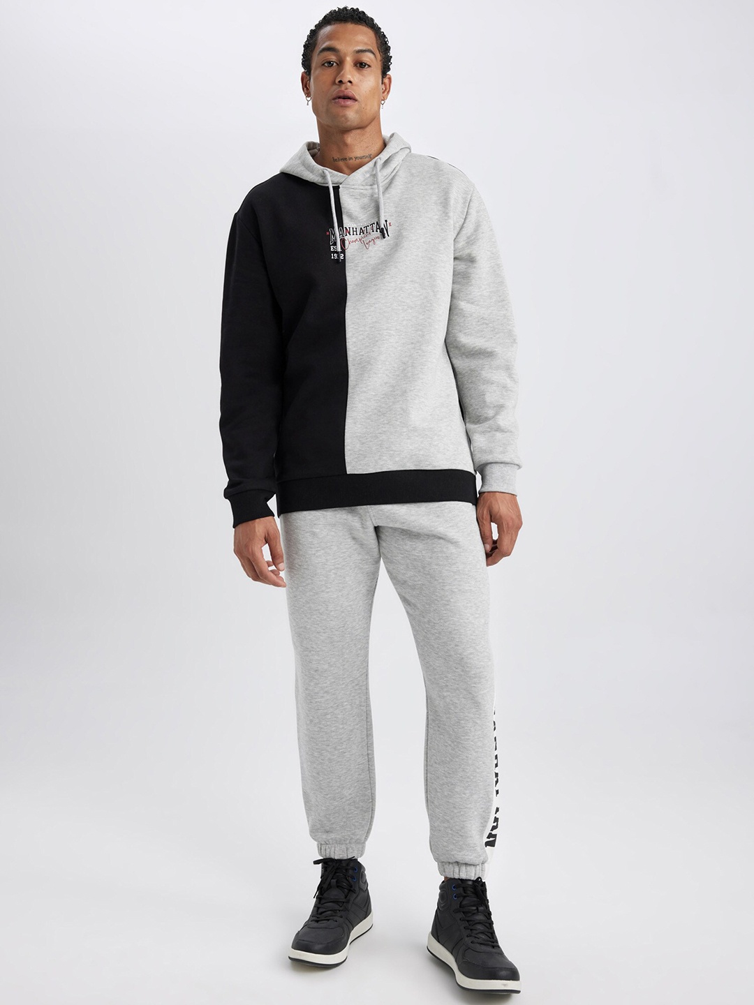 

DeFacto Men Manhattan Mid-Rise Joggers, Grey