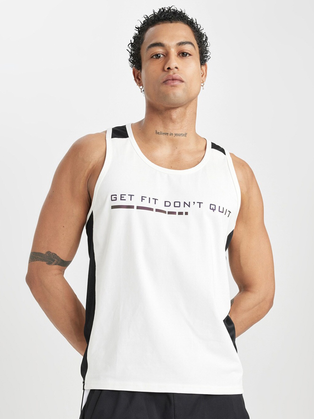 

DeFacto Typography Printed Sleeveless T-shirt, White