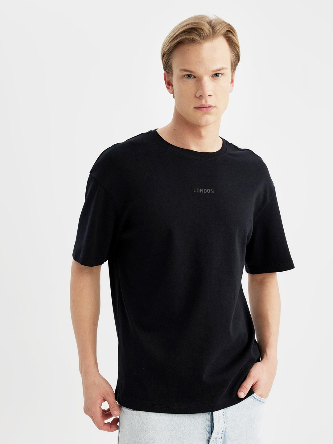 

DeFacto Round Neck T-shirt, Black