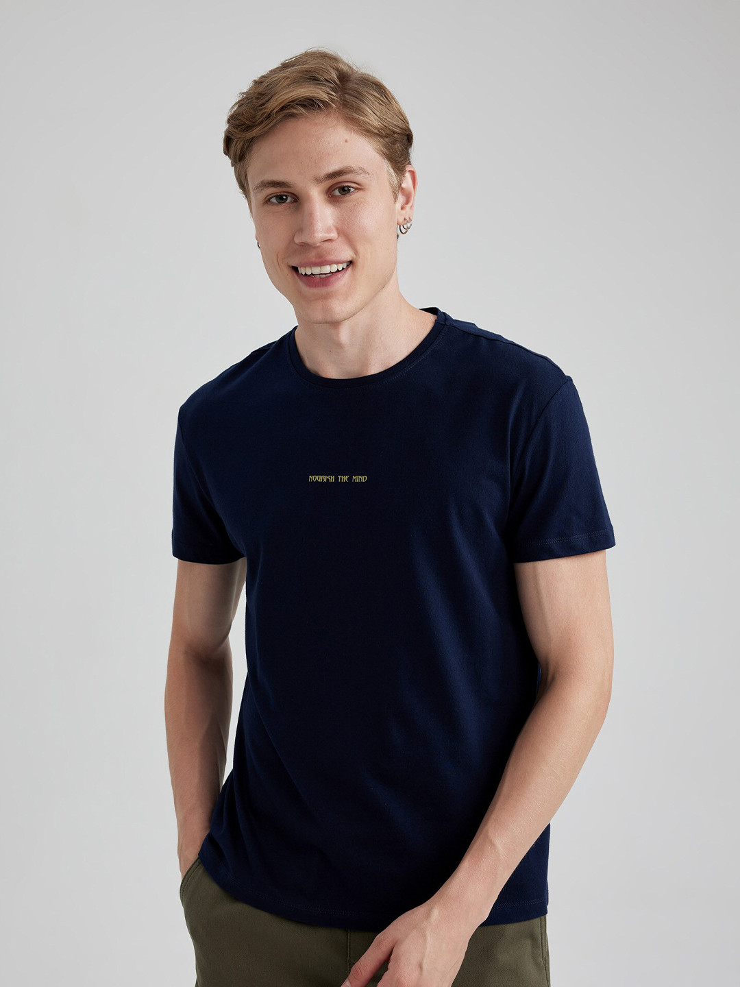 

DeFacto Round Neck Pure Cotton T-shirt, Black