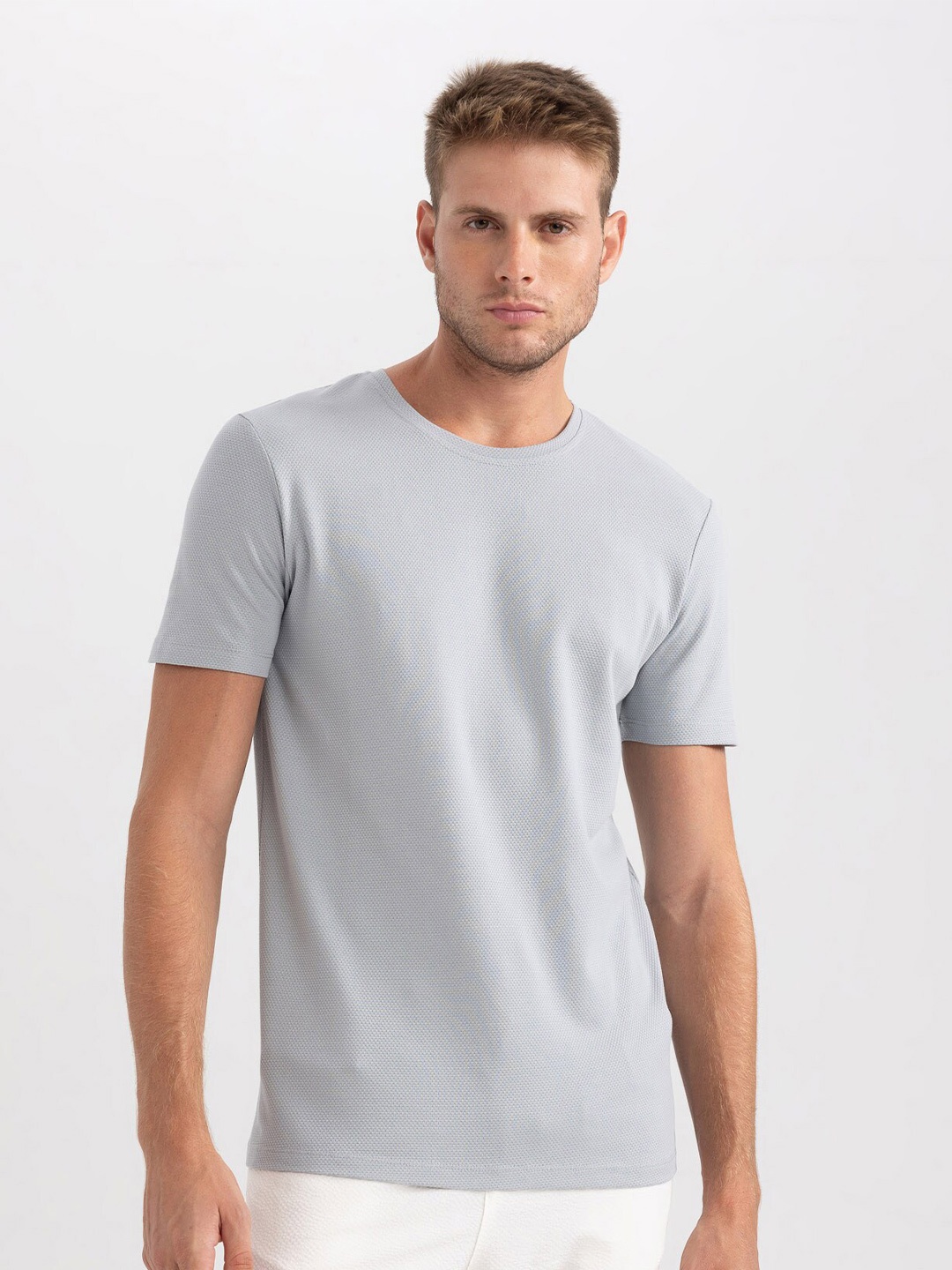 

DeFacto Round Neck Short Sleeves T-shirt, Grey