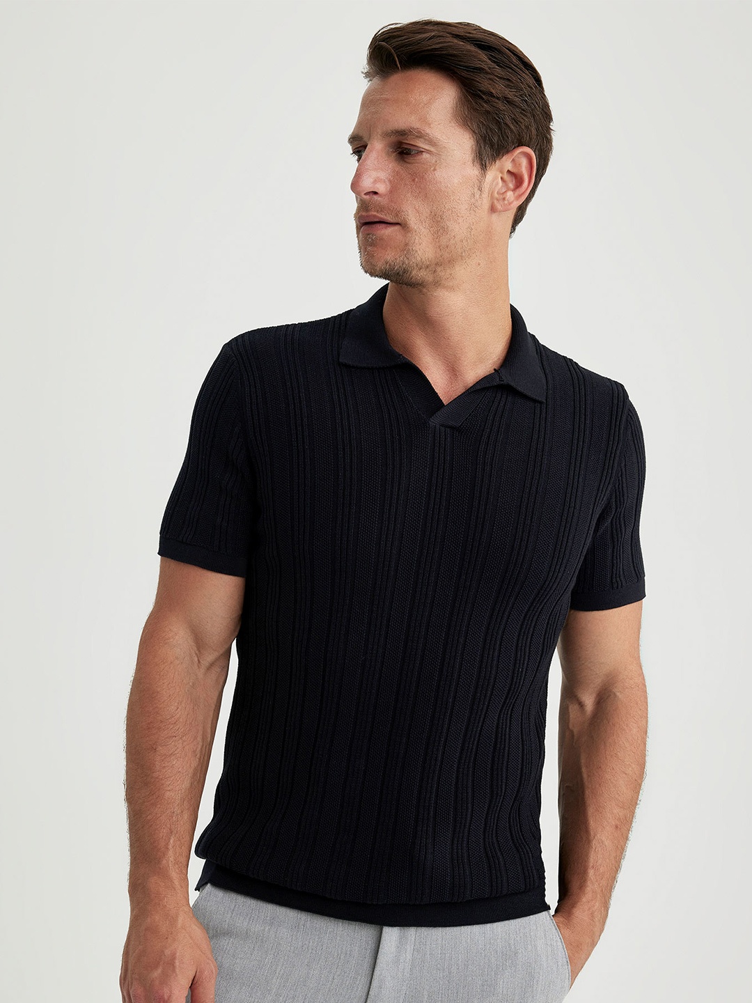 

DeFacto Self Design Polo Collar Pure Cotton T-shirt, Black