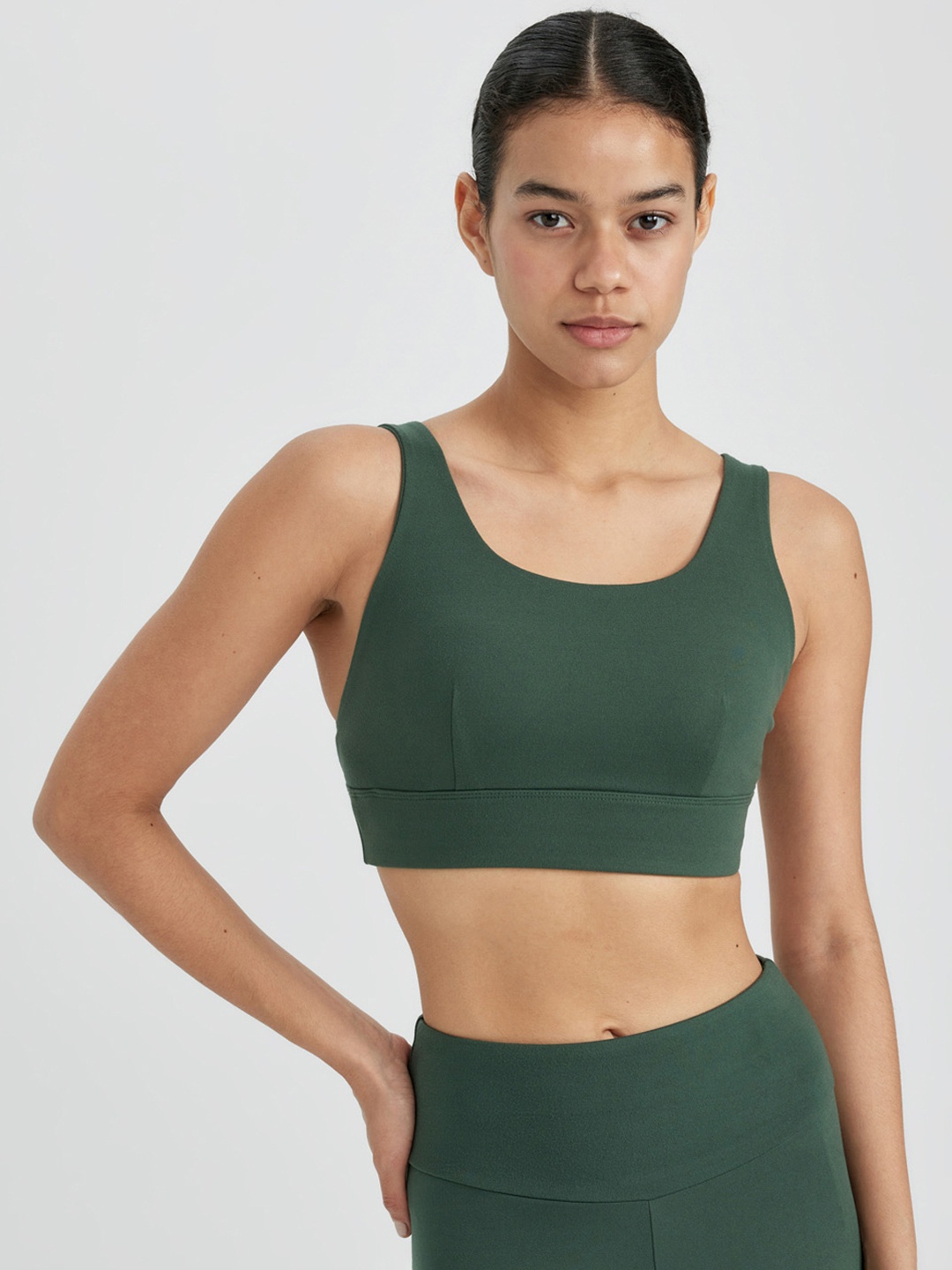 

DeFacto Non-Wired Non Padded Seamless Reversible Workout Bra, Green