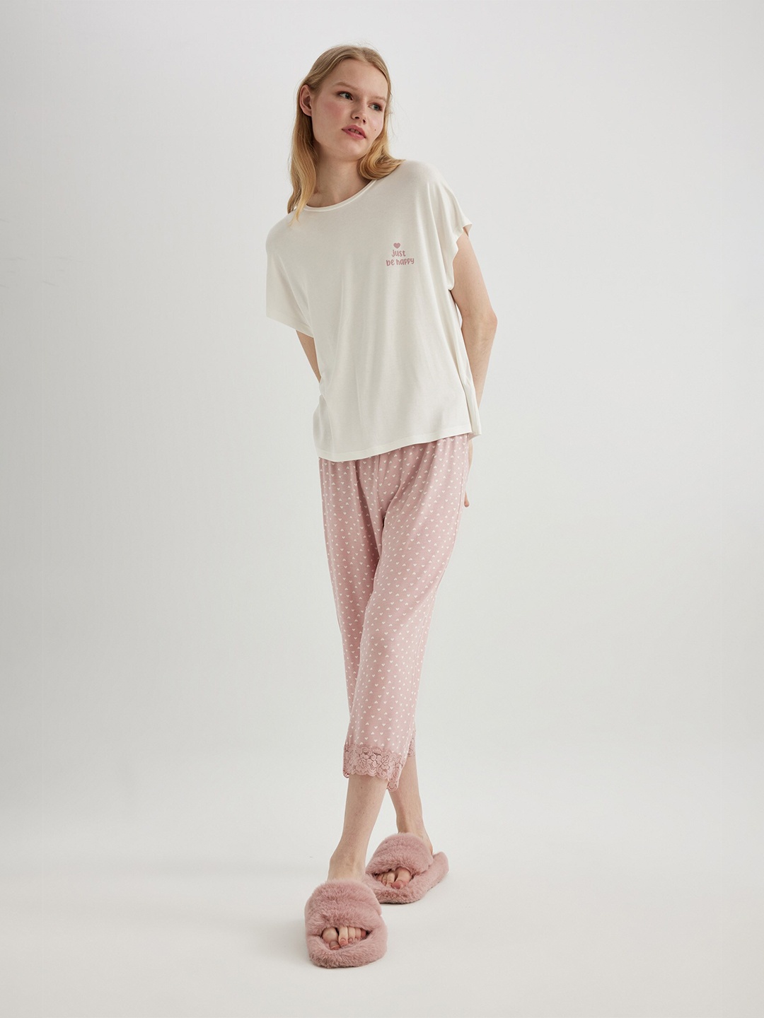 

DeFacto Round Neck Top & Capris, White