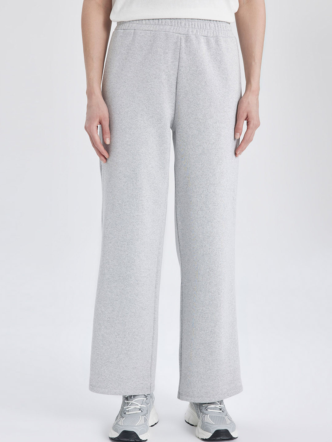 

DeFacto Women Mid Rise Trousers, Grey