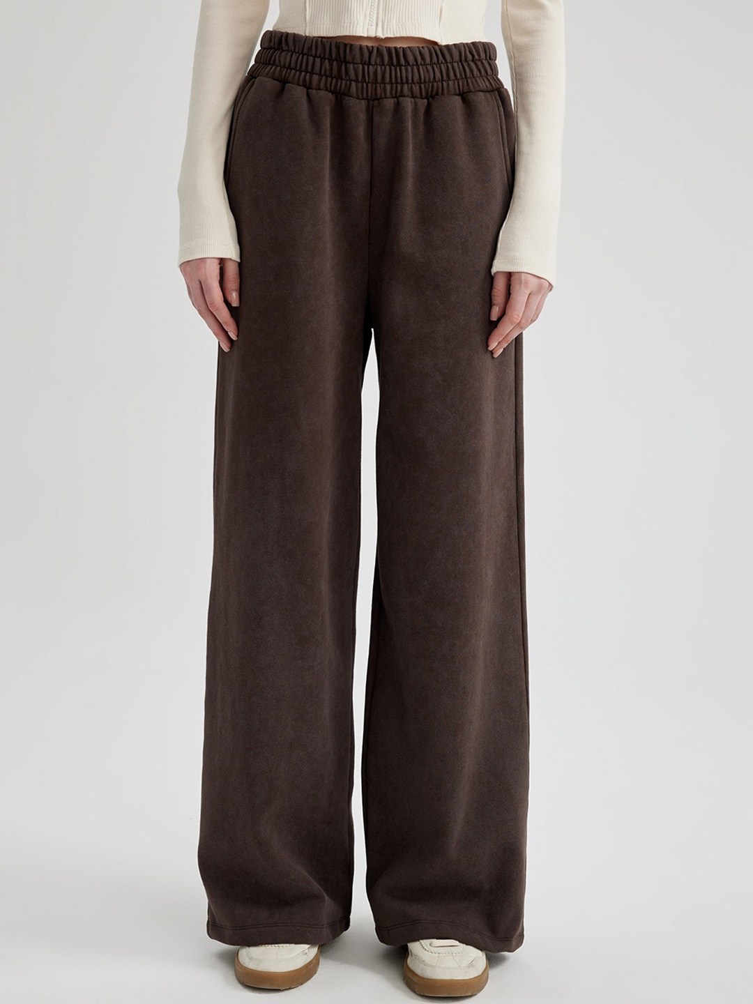 

DeFacto Women Mid-Rise Parallel Trousers, Brown