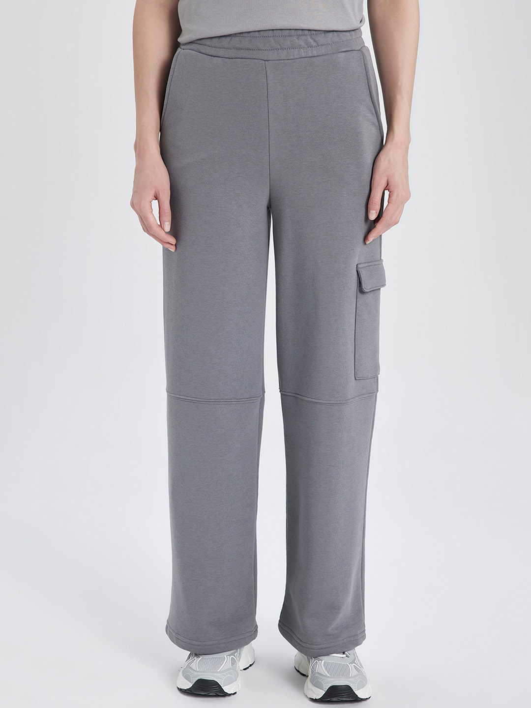 

DeFacto Women Mid Rise Cargo Trousers, Grey