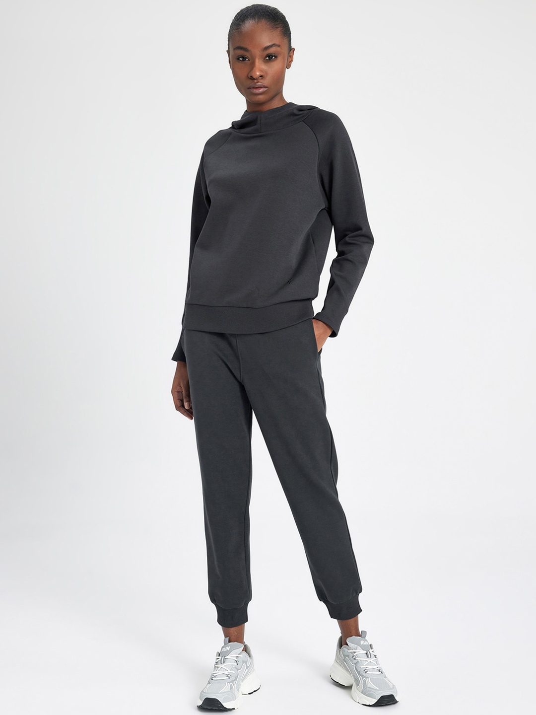 

DeFacto Women Mid-Rise Regular Fit Joggers, Grey