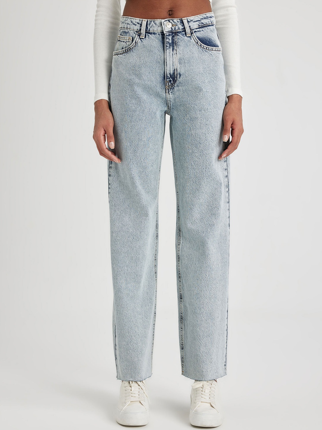 

DeFacto Women Mid-Rise Light Fade Clean Look Cotton Jeans, Blue