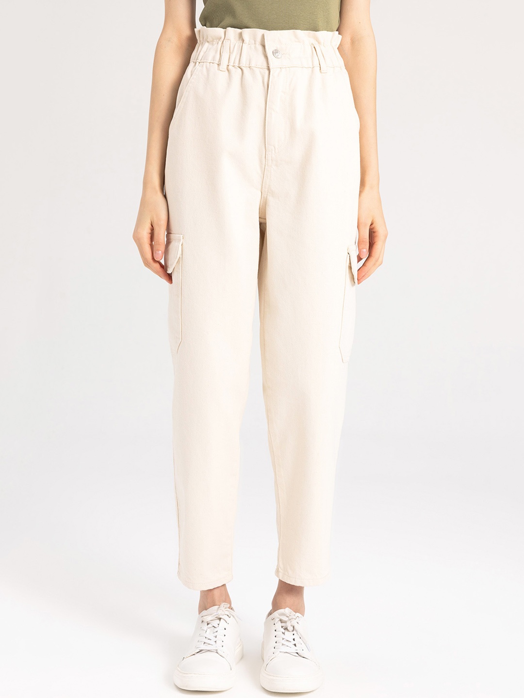 

DeFacto Women Mid-Rise Regular Trousers, Off white