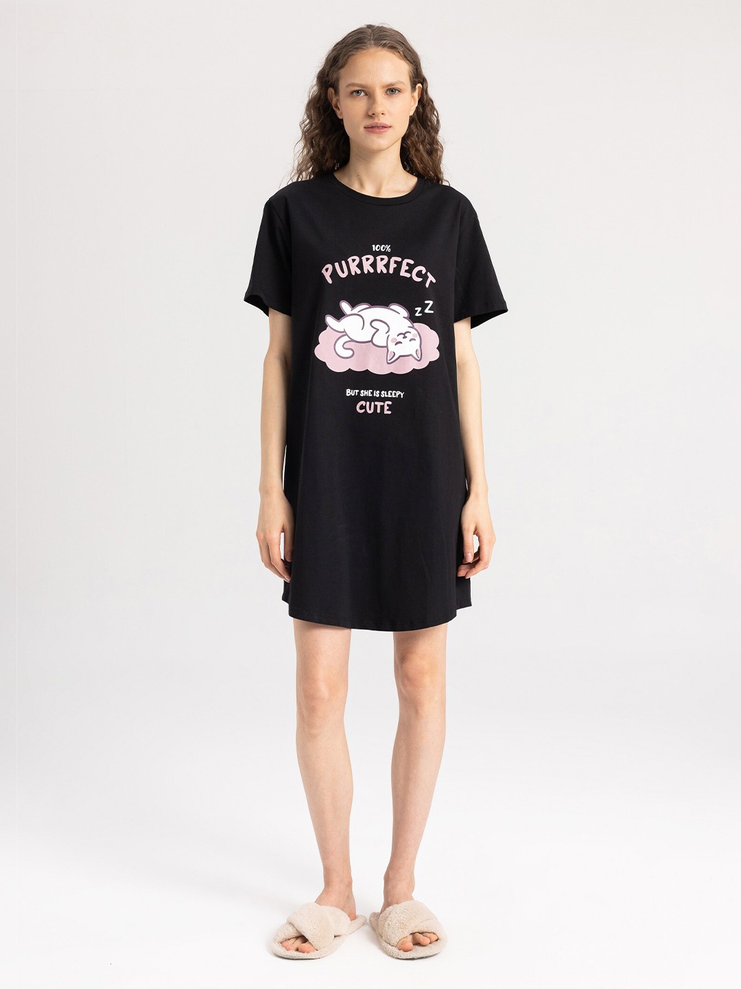 

DeFacto Graphic Printed T-shirt Dress, Black