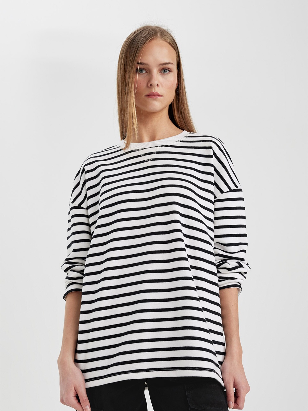

DeFacto Striped Drop-Shoulder Sleeves Casual T-shirt, White