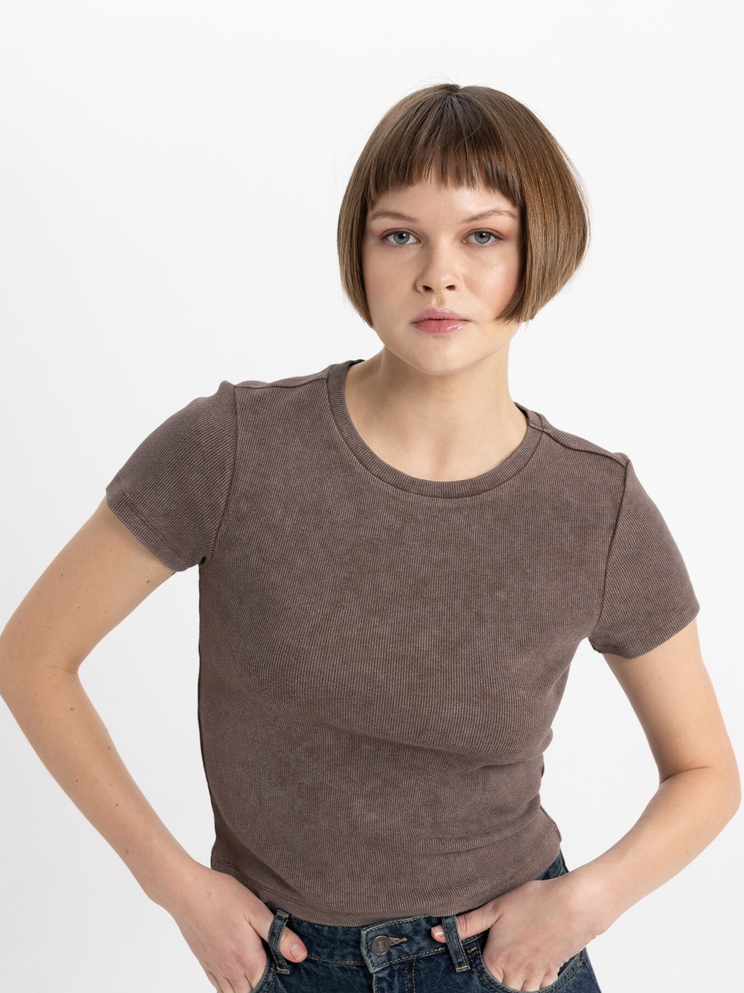 

DeFacto Round Neck Casual T-shirt, Coffee brown