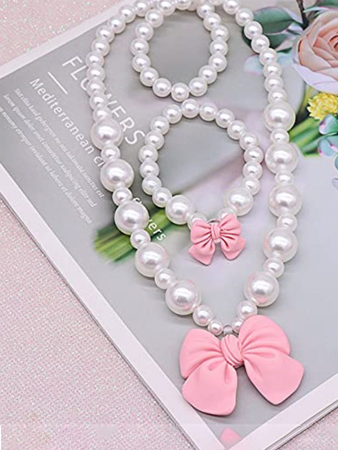 

SYGA Artificial Beaded Necklace With Bracelet, White