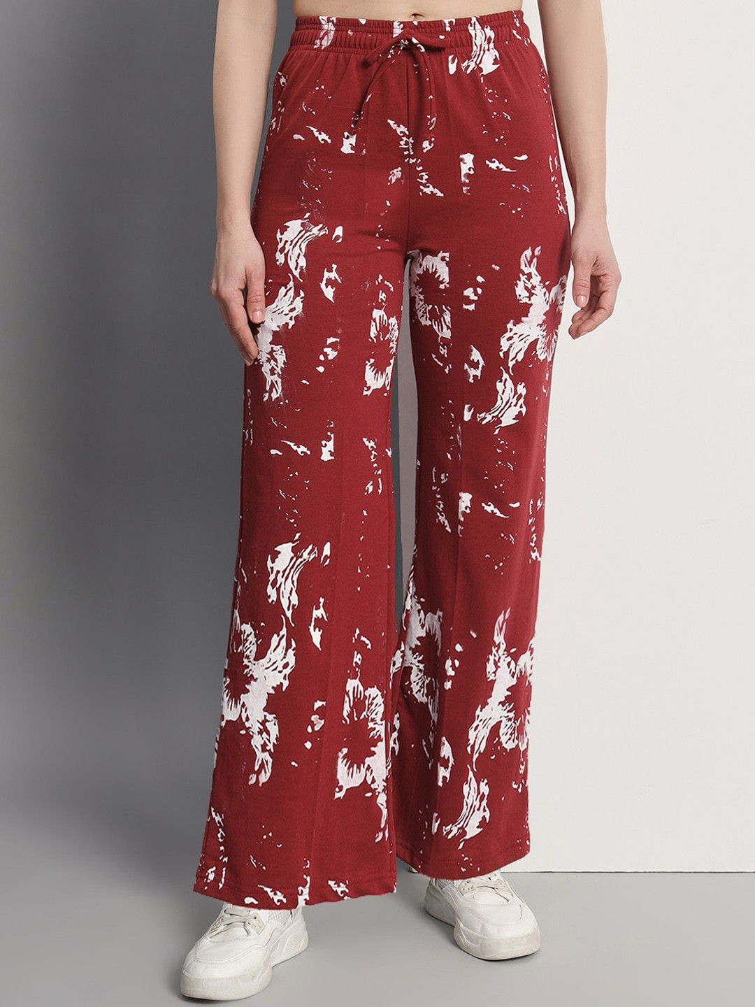 

Q-rious Women Floral Printed Flared Fit Trousers, Maroon