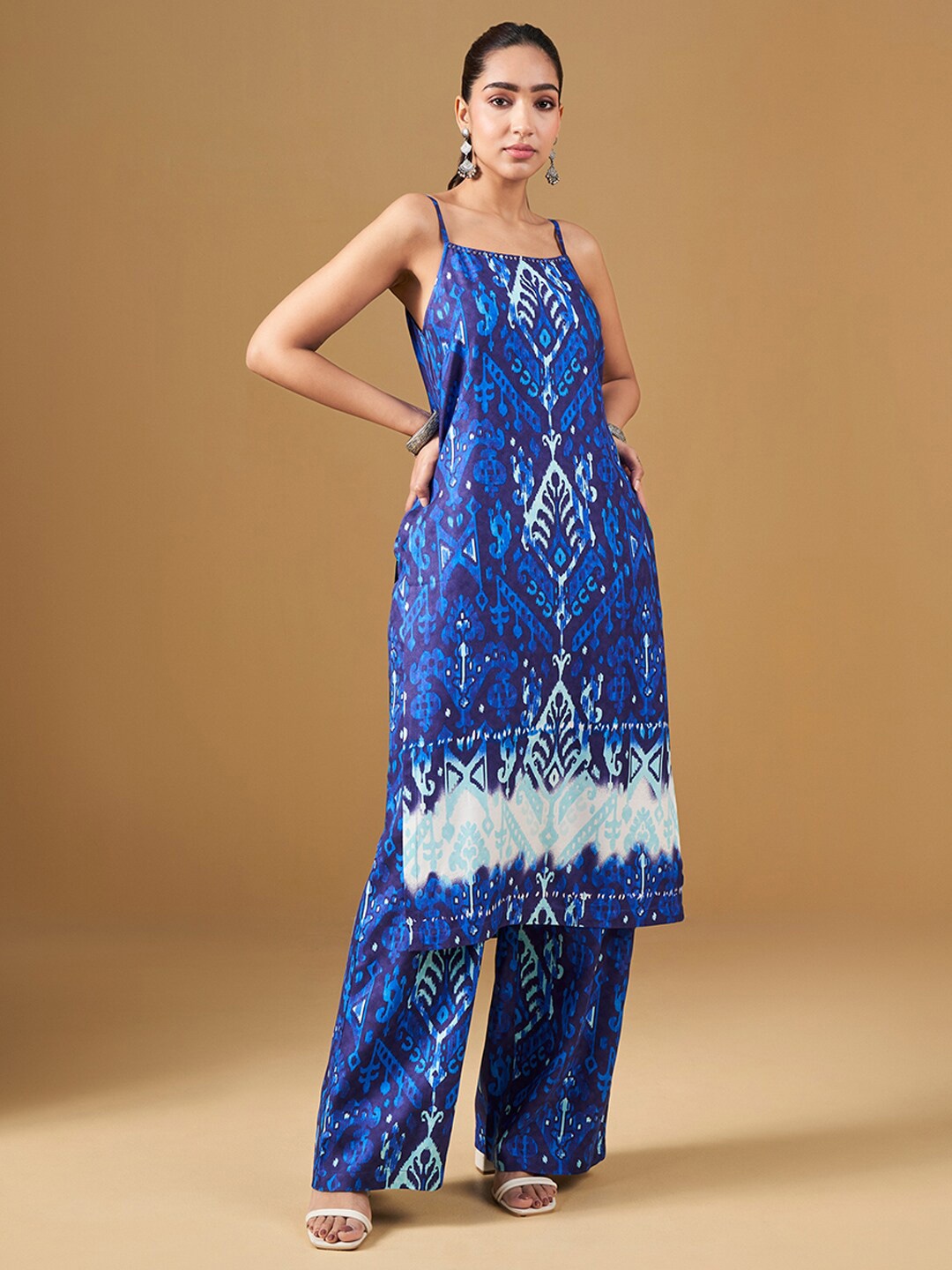 

Global Desi Ethnic Motifs Printed Kurta with Palazzos, Blue