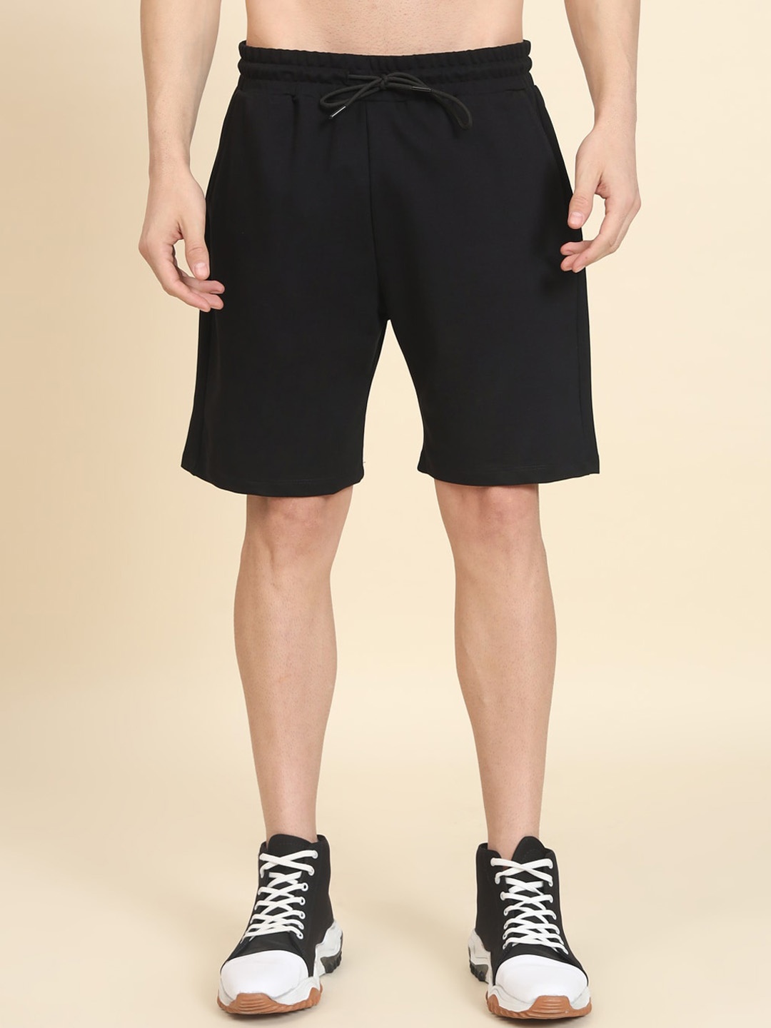 

MUWIN Men Mid-Rise Relaxed Fit Shorts, Black