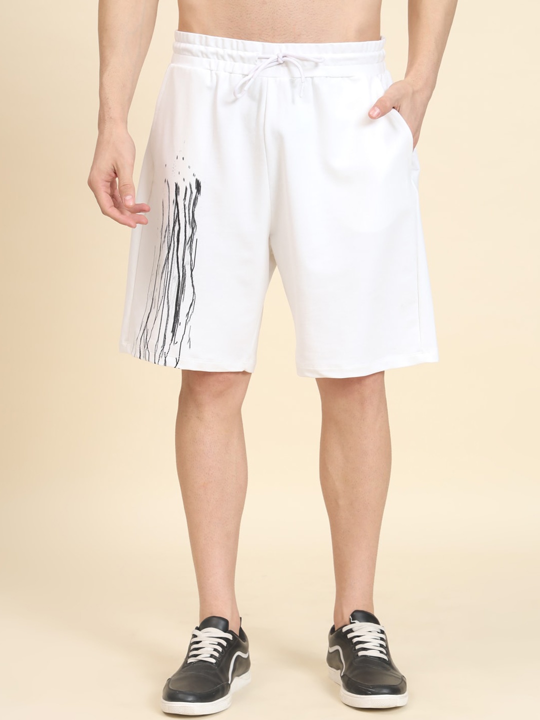 

MUWIN Men Mid-Rise Relaxed Fit Shorts, White