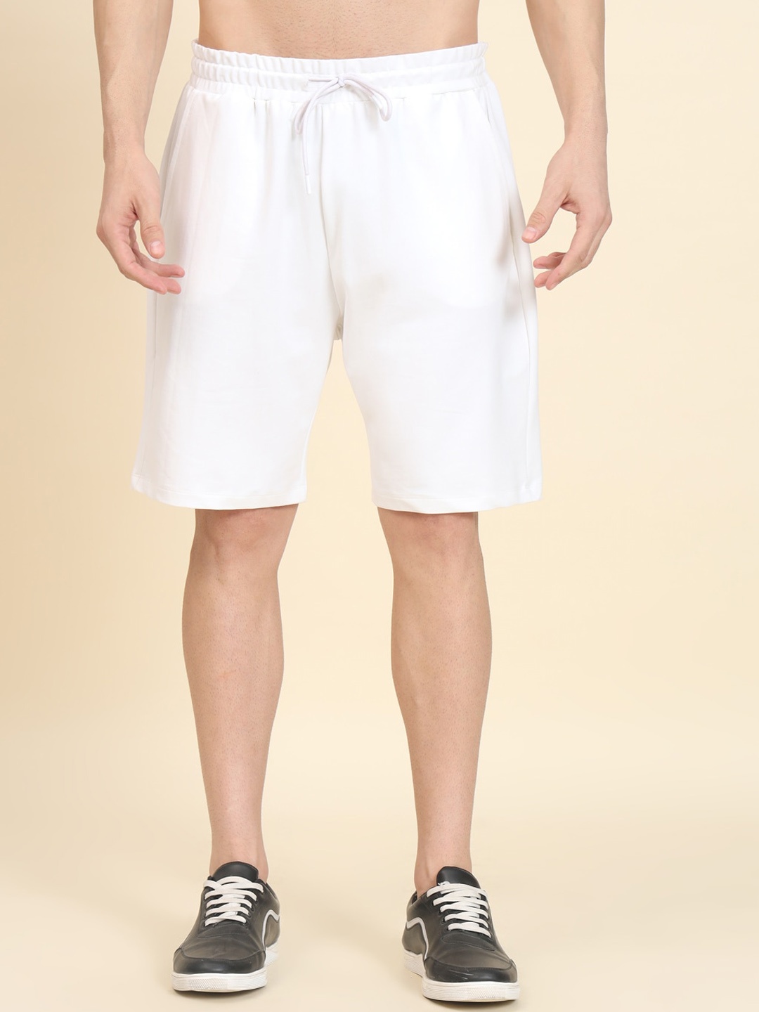 

MUWIN Men Mid-Rise Relaxed Fit Shorts, White