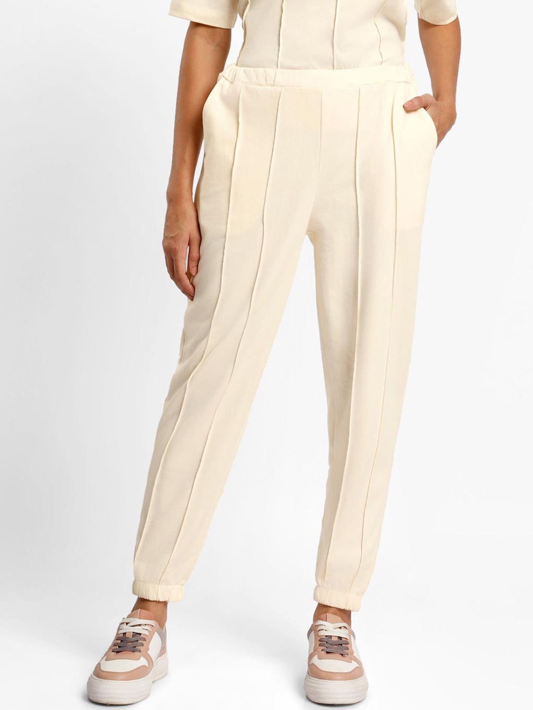 

NOBERO Women Self-Design Pure Cotton Mid-Rise Jogger, Off white