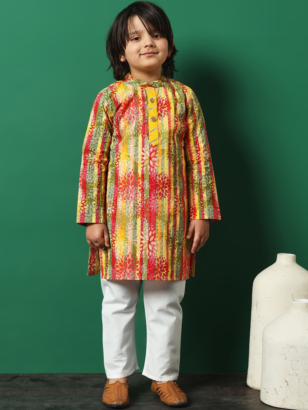 

Readiprint Boys Floral Printed Regular Gotta Patti Pure Cotton Kurta with Pyjamas, Green