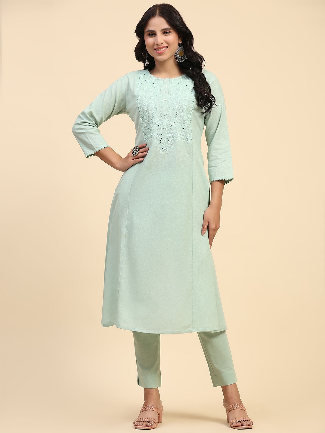 

Phenav Floral Embroidered Regular Thread Work Kurta with Trousers, Sea green