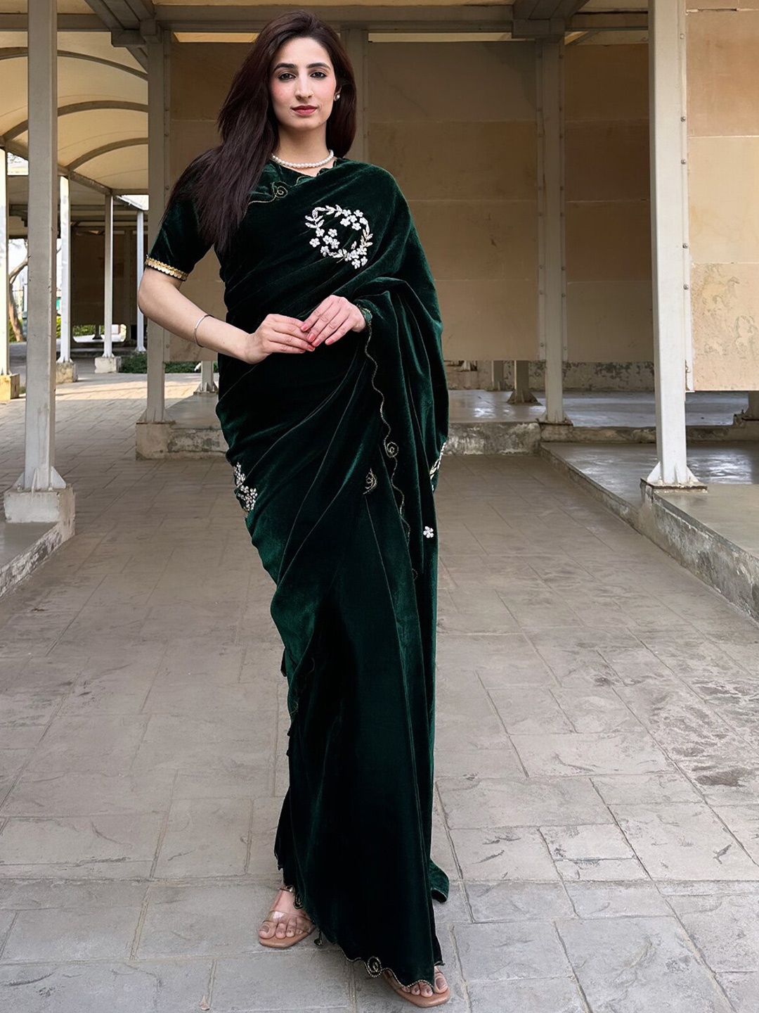 

ODETTE Floral Embellished Velvet Saree, Green