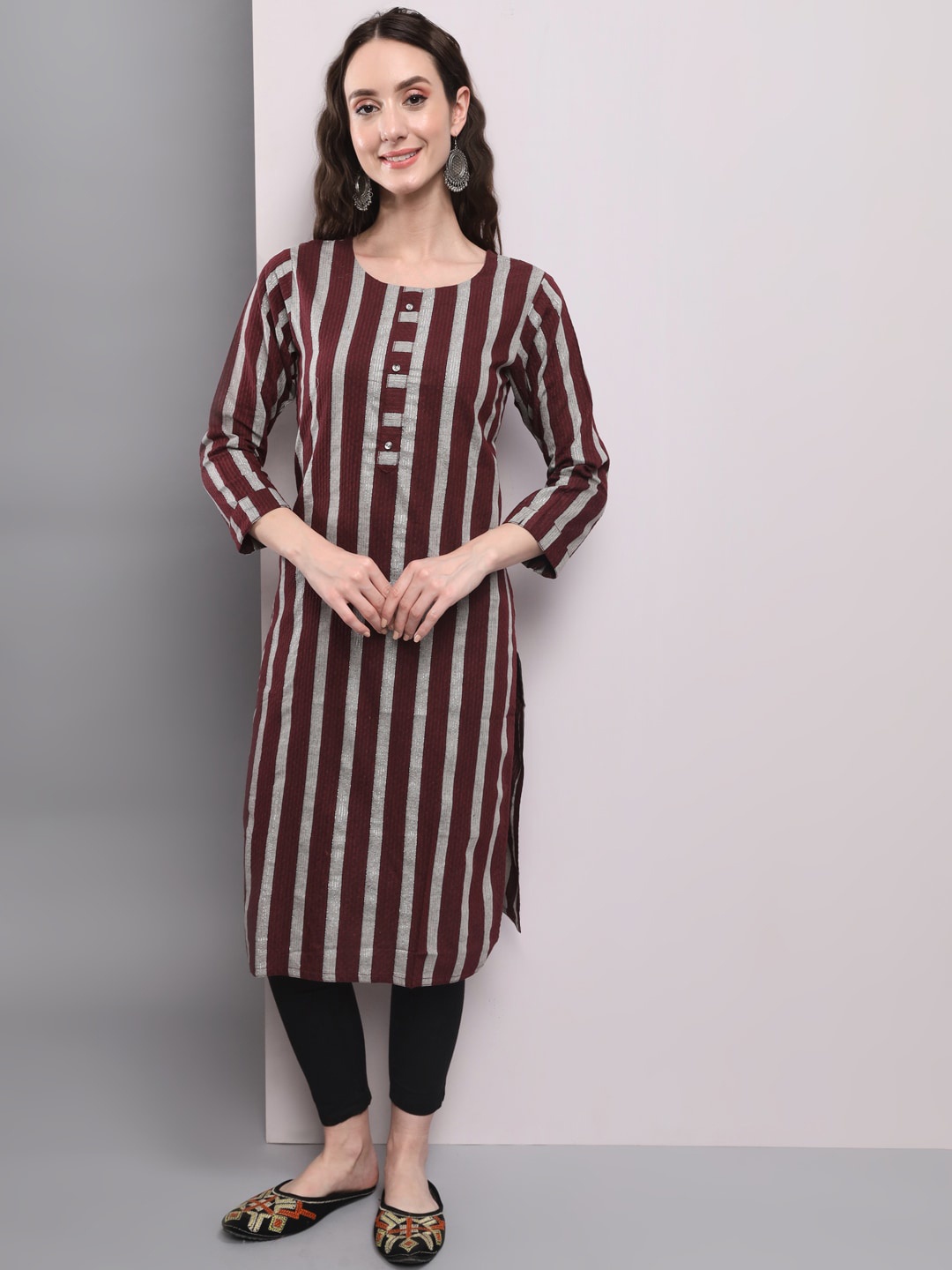 

DIVASTRI Striped Round Neck Three-Quarter Sleeves Straight Kurta, Brown