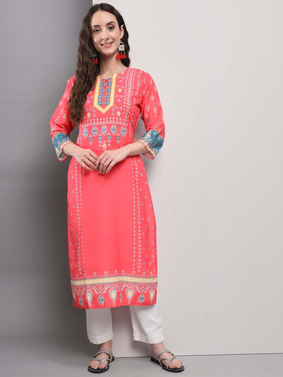 

DIVASTRI Geometric Printed Round Neck Three-Quarter Sleeves Kurta, Peach