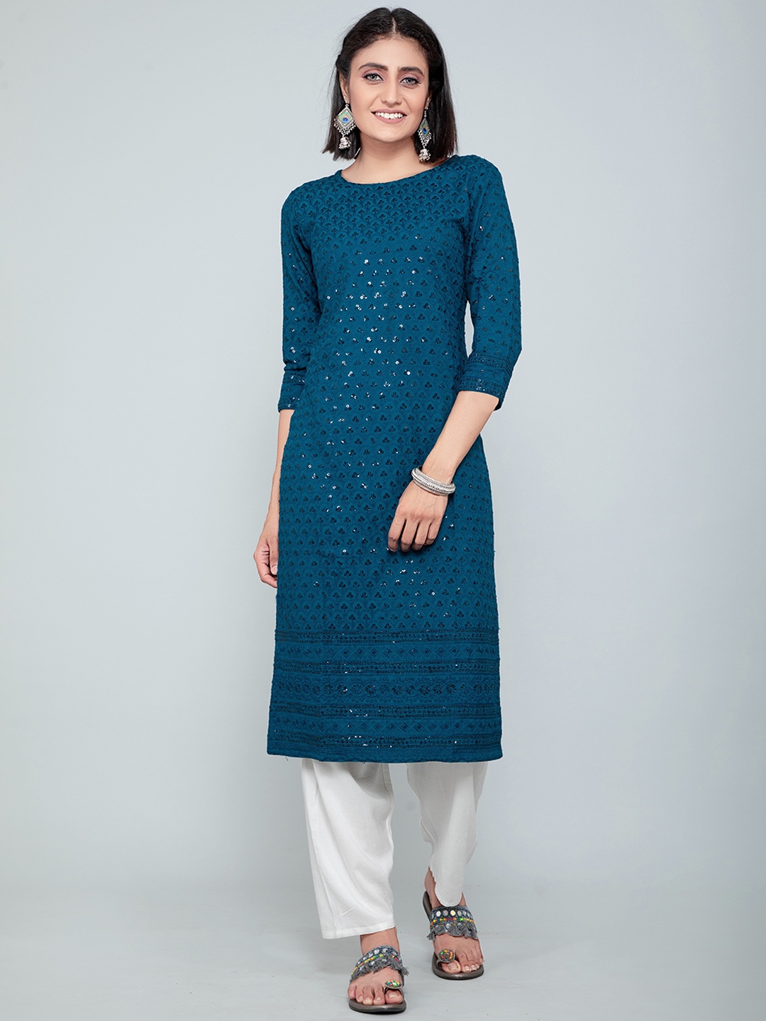 

DIVASTRI Embroidered Embellished Boat Neck Thread Work Straight Kurta, Turquoise blue