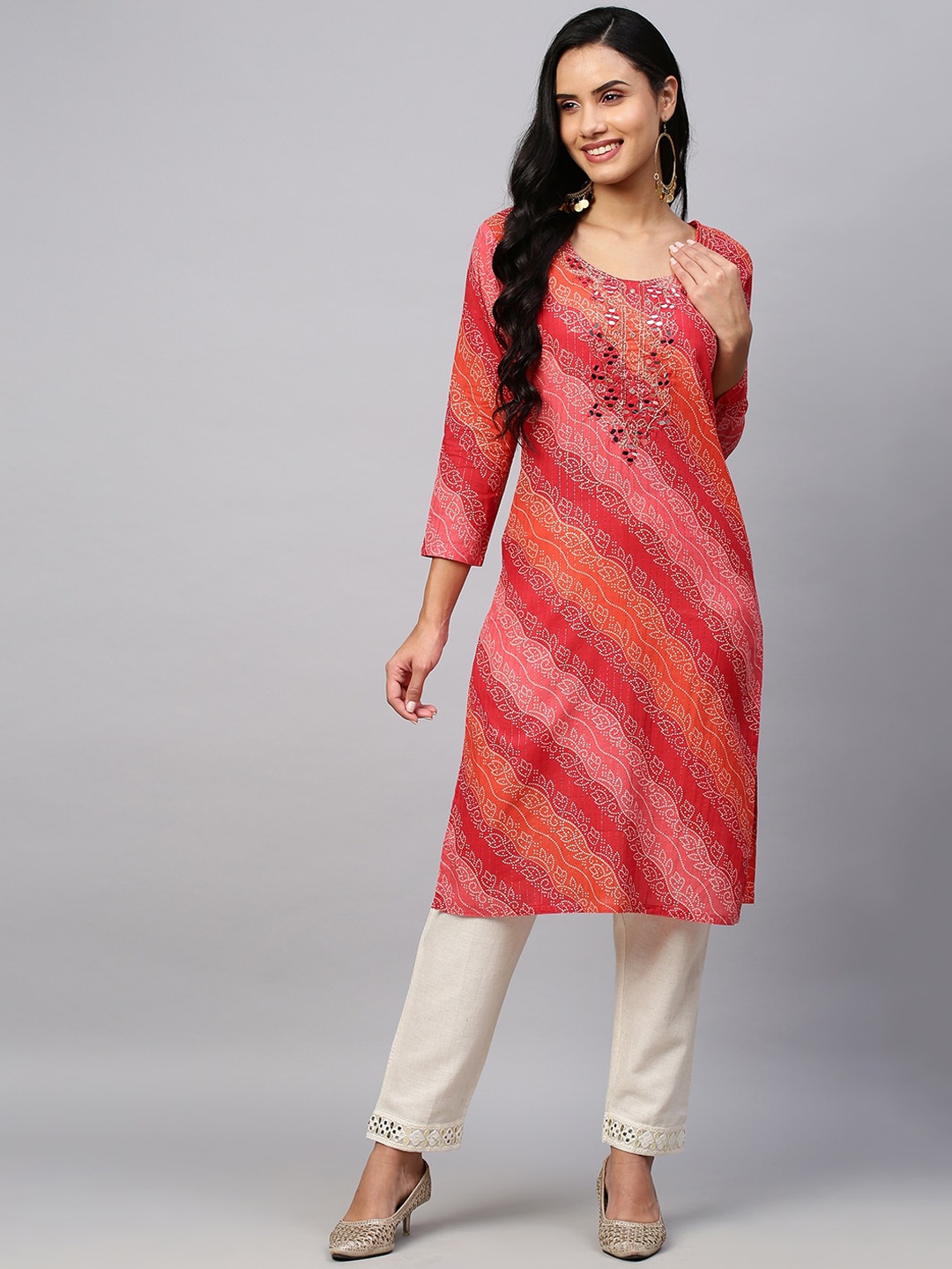 

DIVASTRI Embroidered Bandhani Thread Work Panelled Straight Kurta, Red