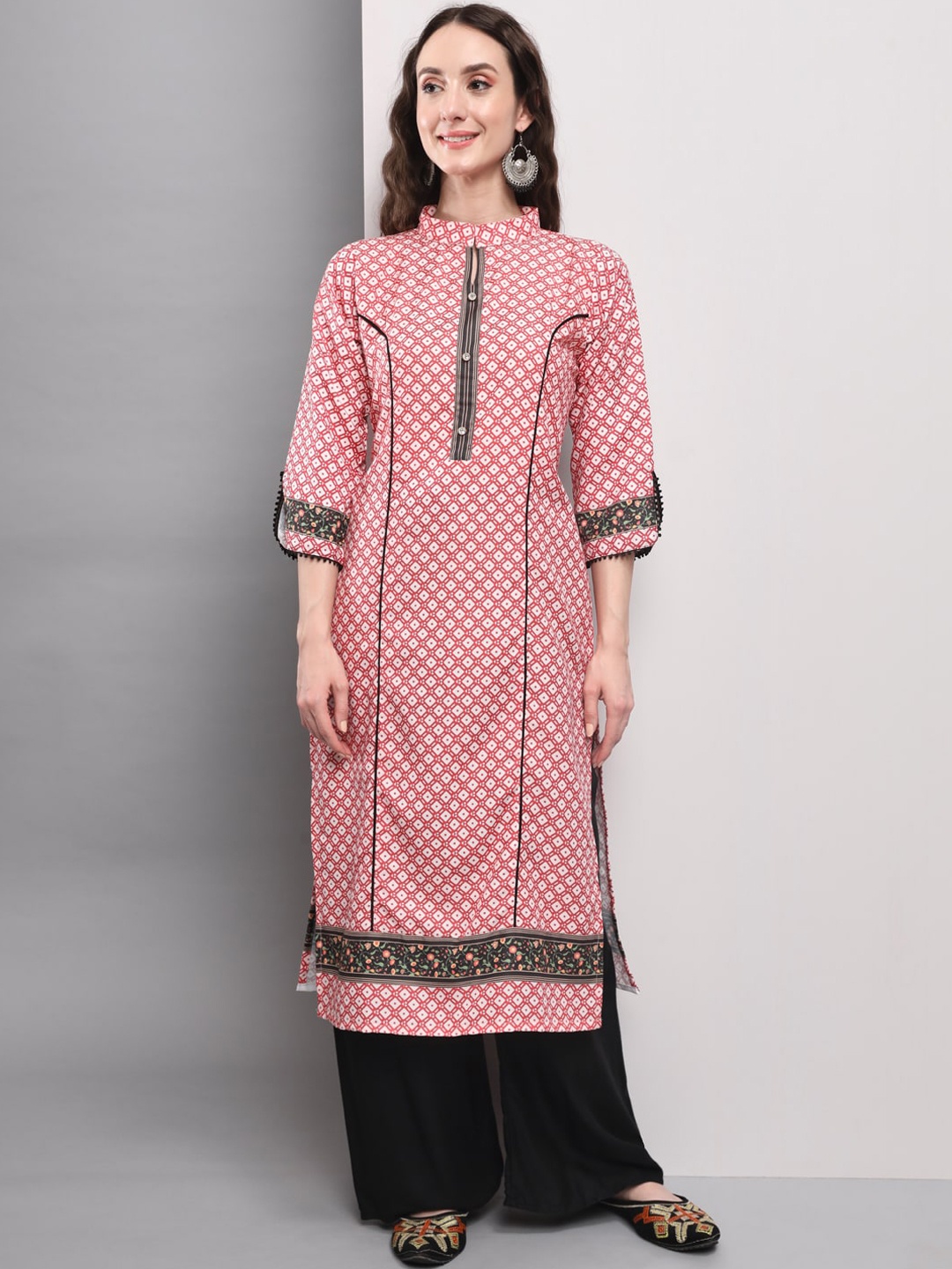 

DIVASTRI Geometric Printed Thread Work Panelled Straight Kurta, Pink