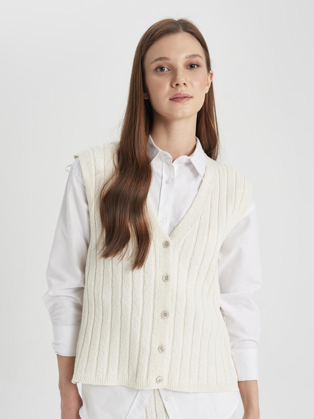 

DeFacto Ribbed V-Neck Sweater Vest, White