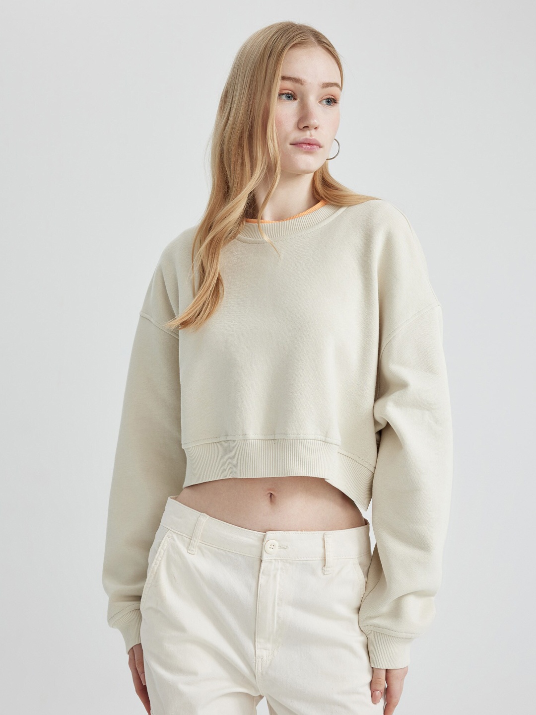 

DeFacto Round Neck Long Sleeves Pullover, Beige