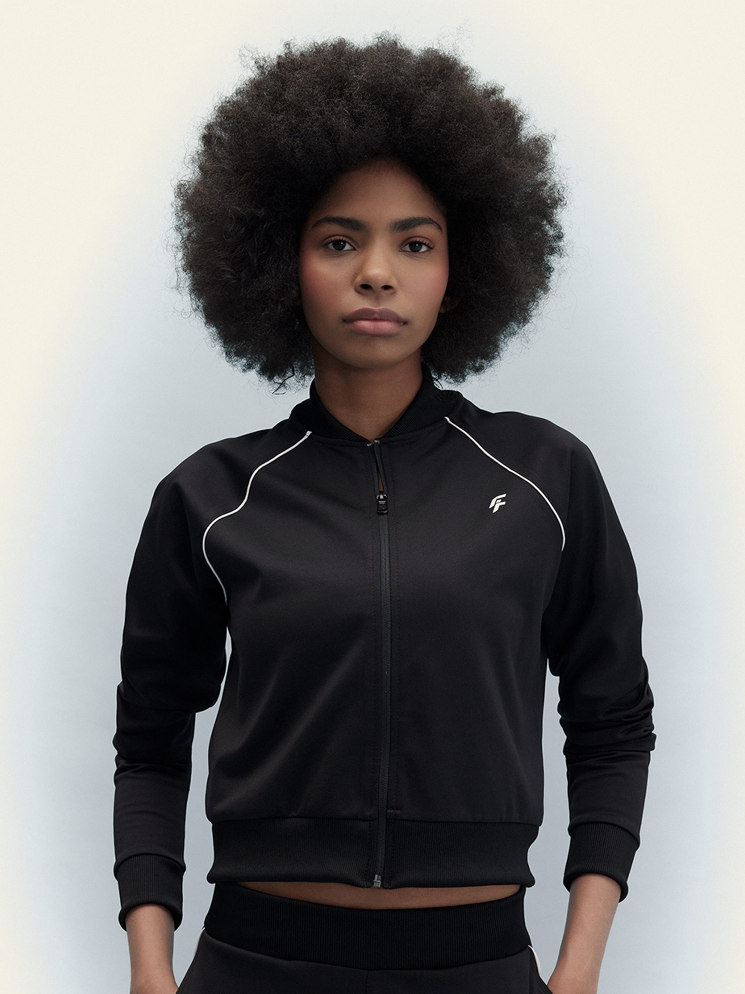

DeFacto Raglan Sleeves Crop Front-Open Sweatshirt, Black