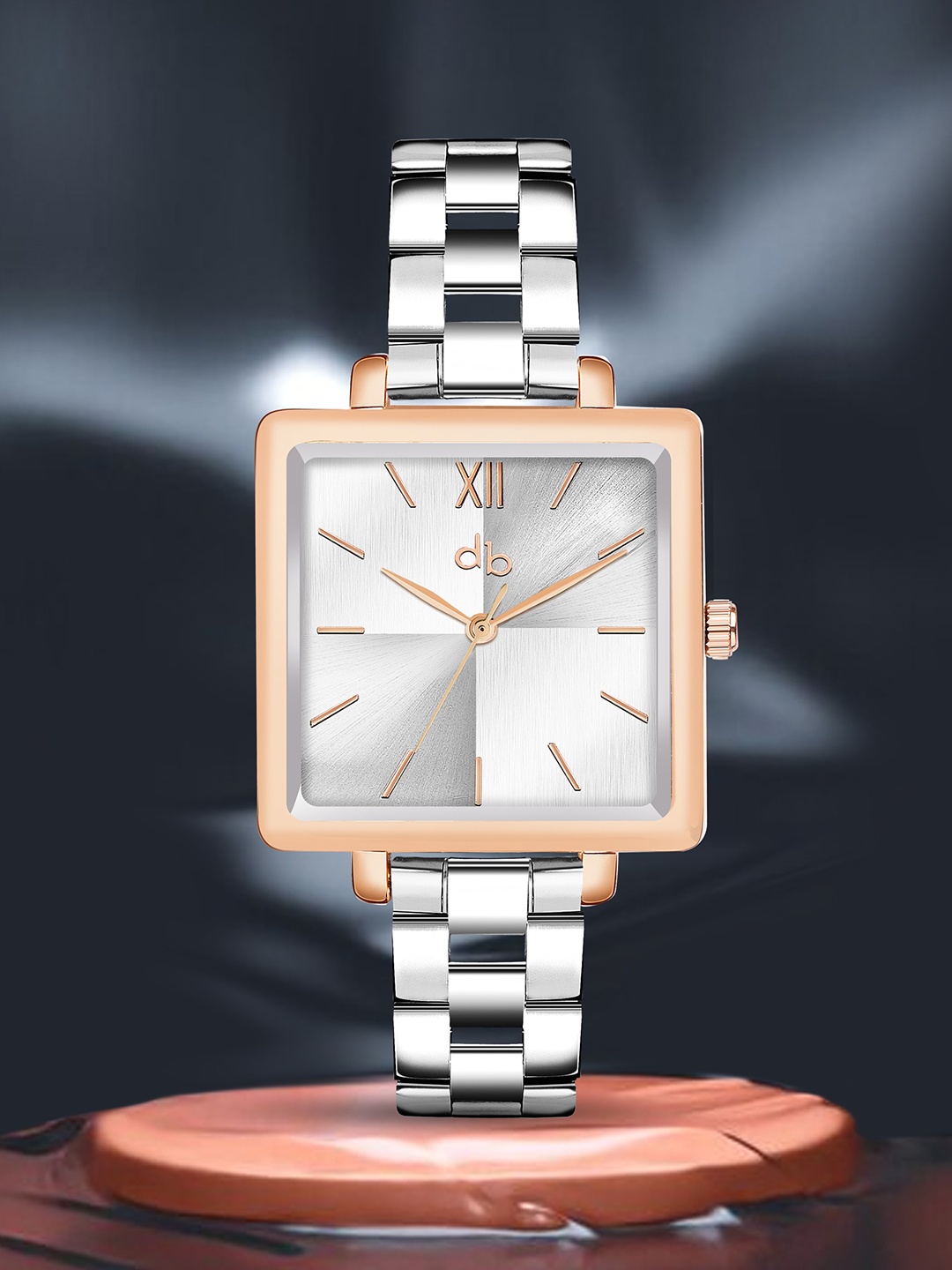 

DressBerry Women Silver-Toned Bracelet Style Straps Analogue Watch DB-024-Silver