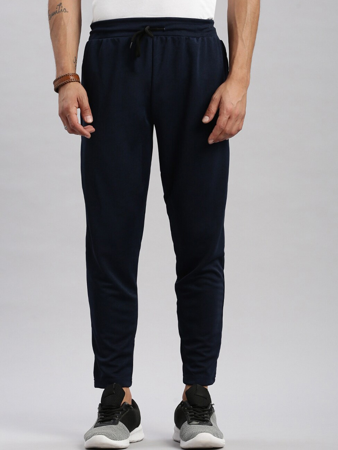 

MADSTO Men Mid-Rise Track Pants, Navy blue