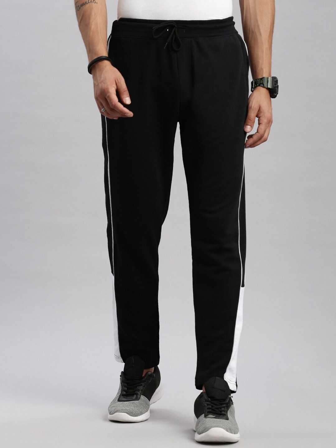 

MADSTO Men Colourblocked Pure Cotton Sports Track Pant, Black