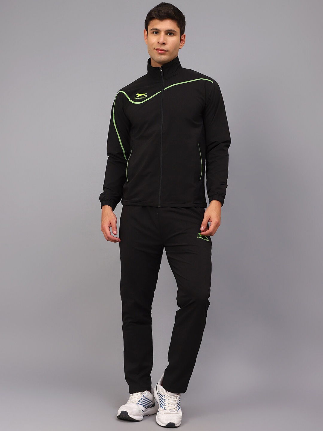 

Shiv Naresh Mock-Collar Sweatshirt & Track Pant, Black