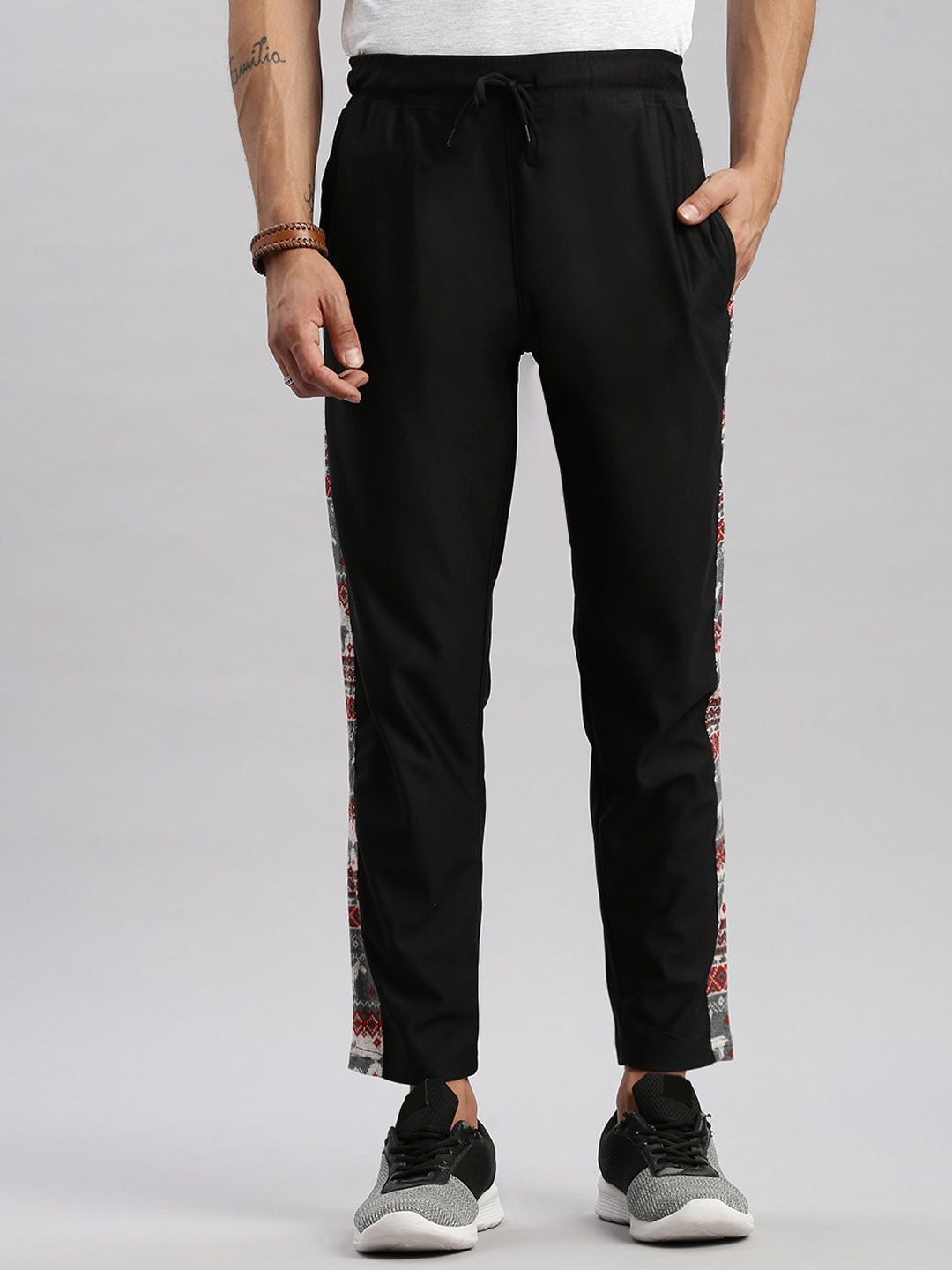 

MADSTO Men Mid-Rise Track Pants, Black