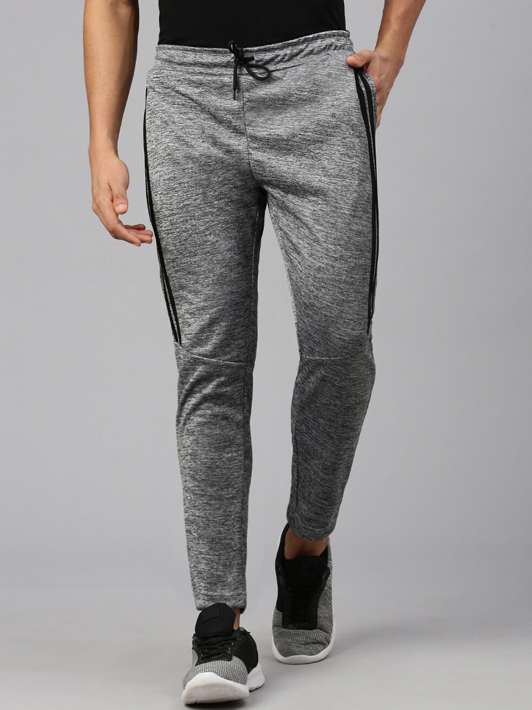 

MADSTO Men Mid-Rise Track Pants, Grey melange