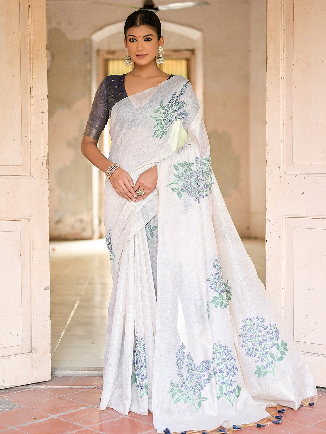 

KARAGIRI Floral Printed Muga Saree, White