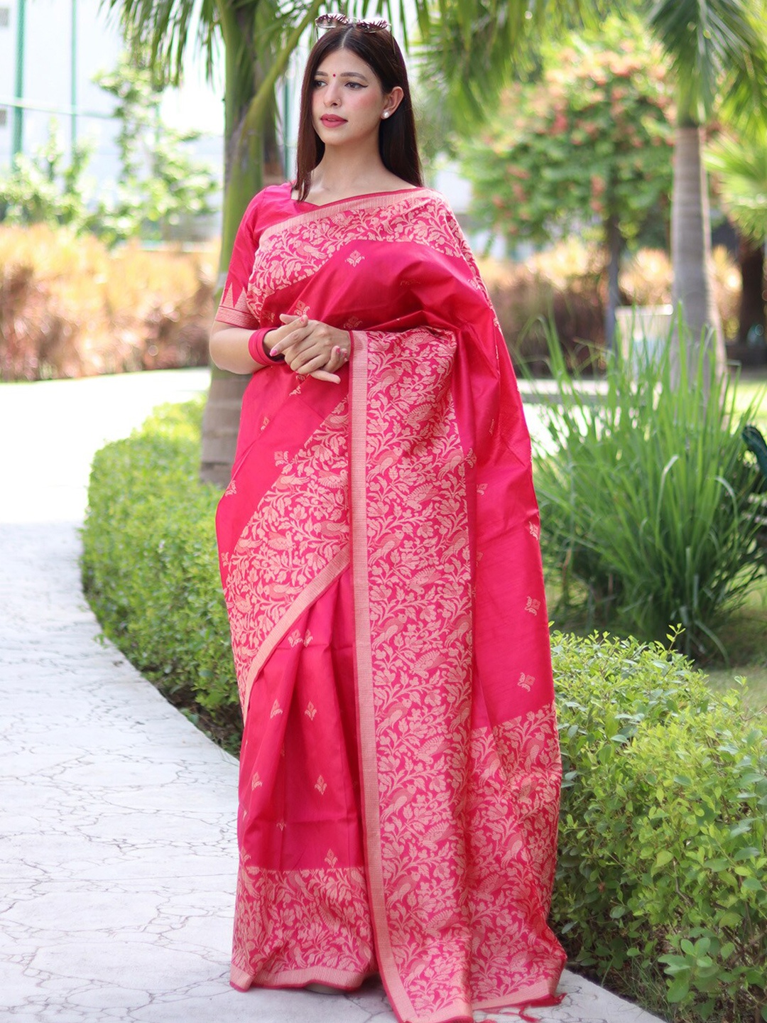 

KARAGIRI Ethnic Motifs Woven Design Zari Saree, Pink