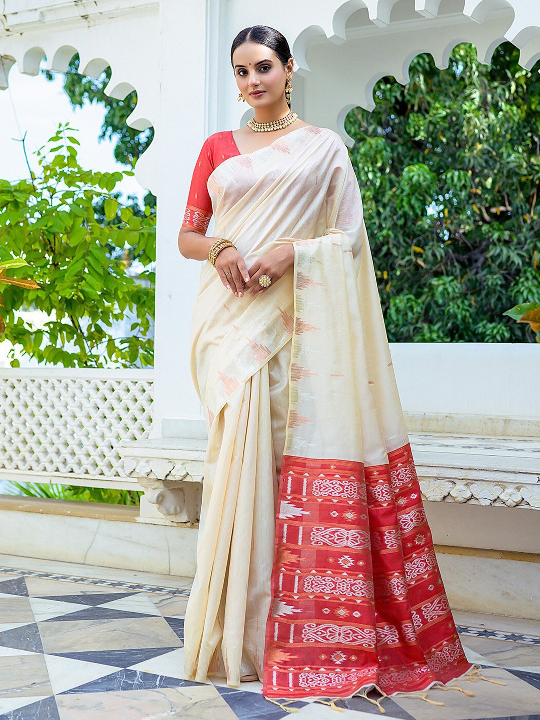 

KARAGIRI Woven Design Zari Saree, Cream